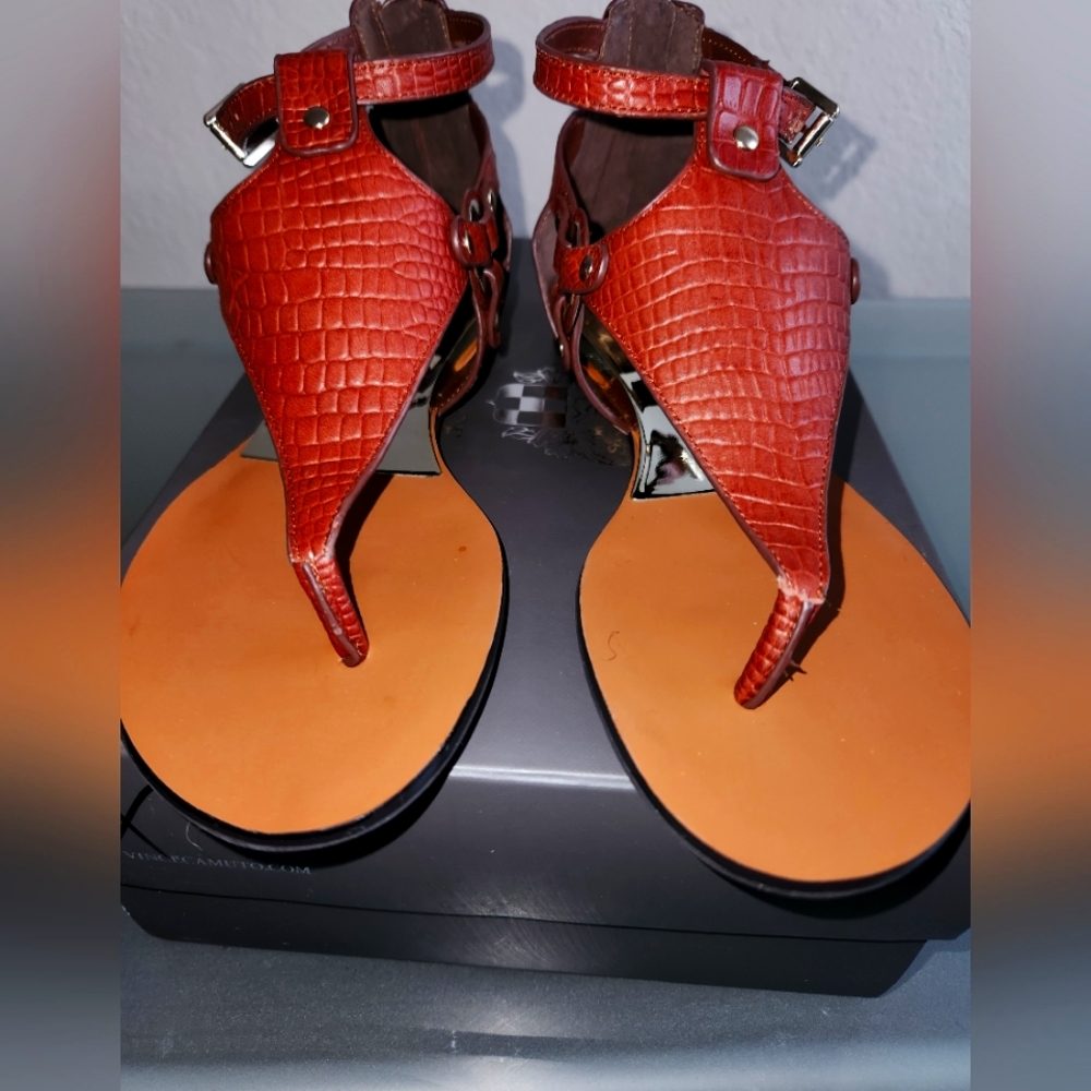 EUC Vince Camuto Sandals Brown size 8